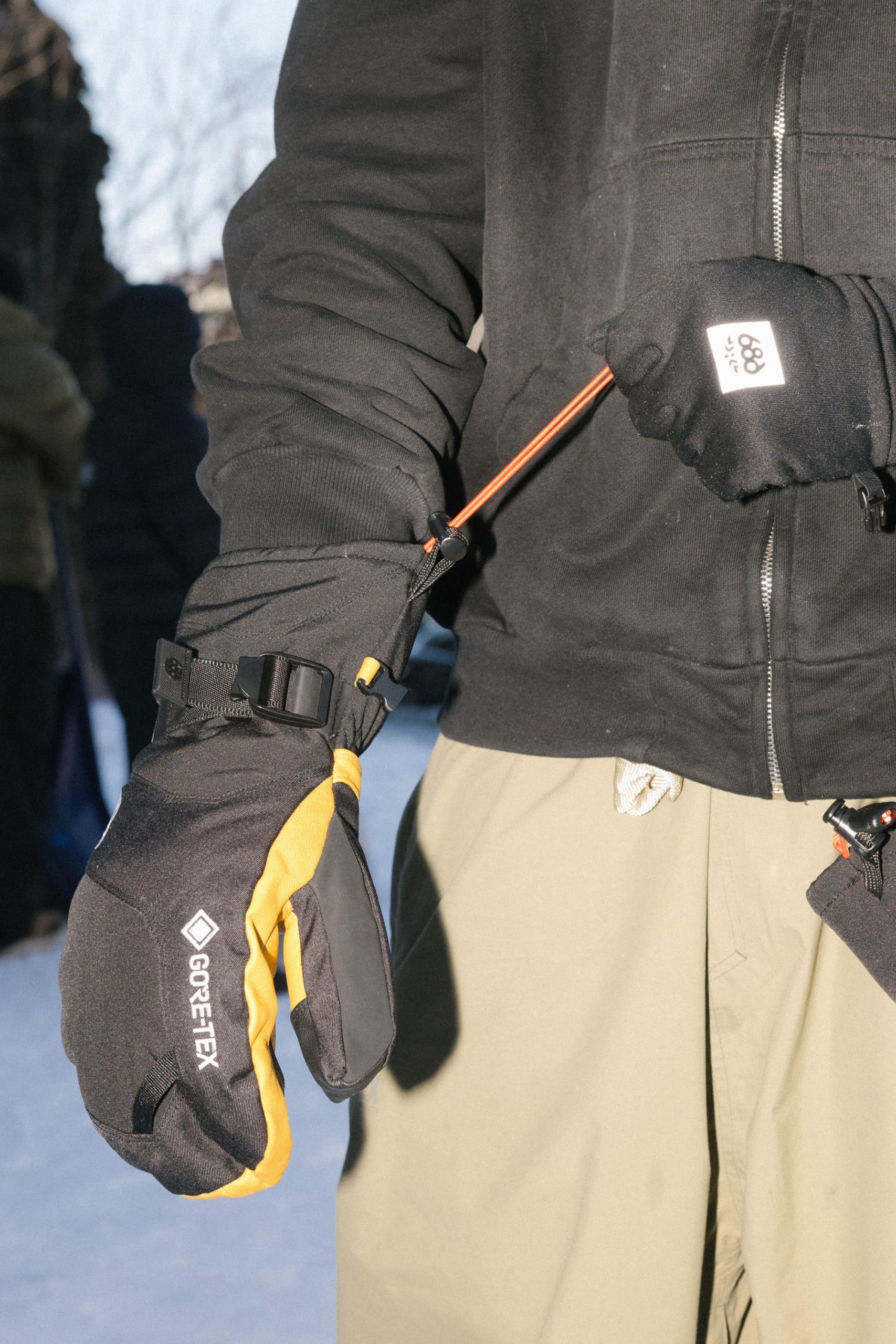686 Men's GORE-TEX® Leather Linear™ Mitt - Image 5
