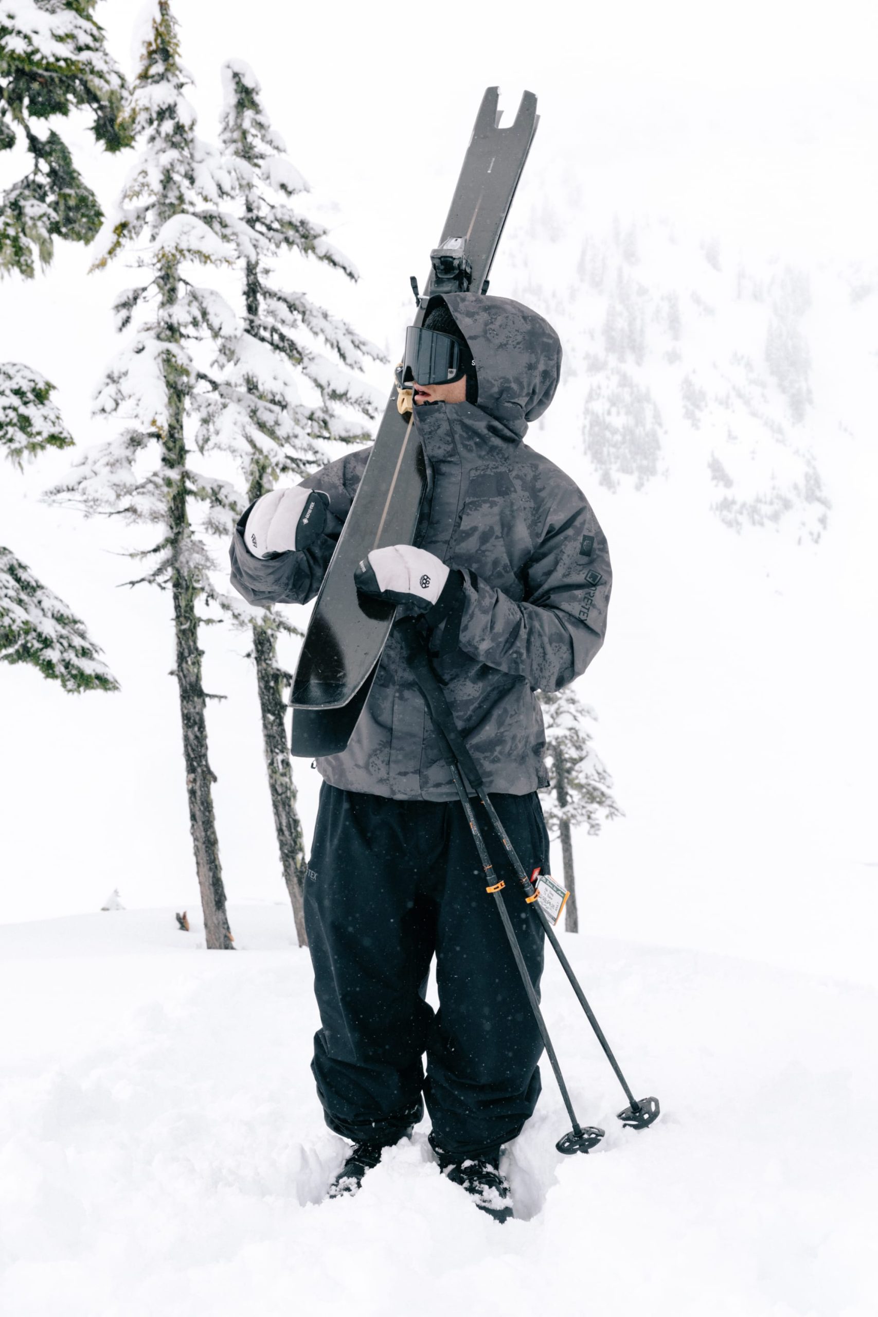 686 Men's GORE-TEX® Core Shell Jacket - Image 21