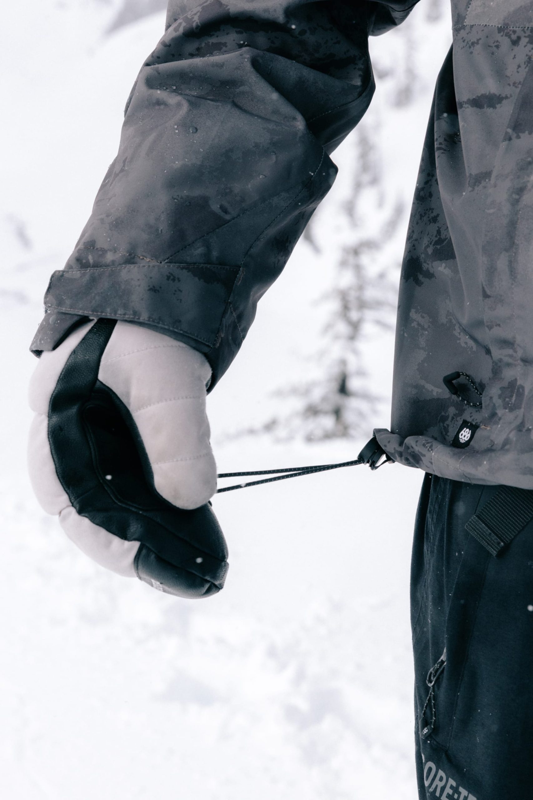 686 Men's GORE-TEX® Core Shell Jacket - Image 19