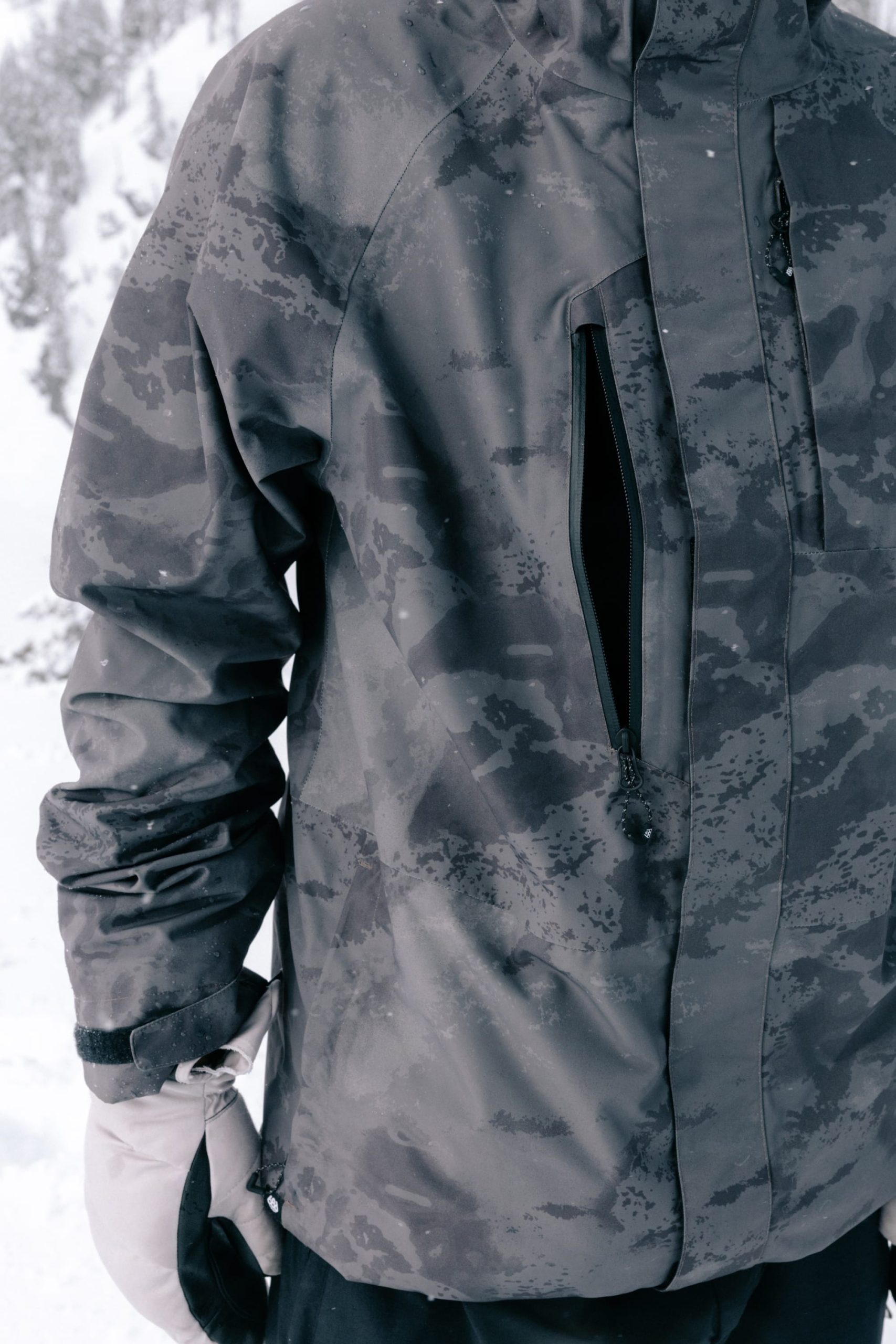 686 Men's GORE-TEX® Core Shell Jacket - Image 18