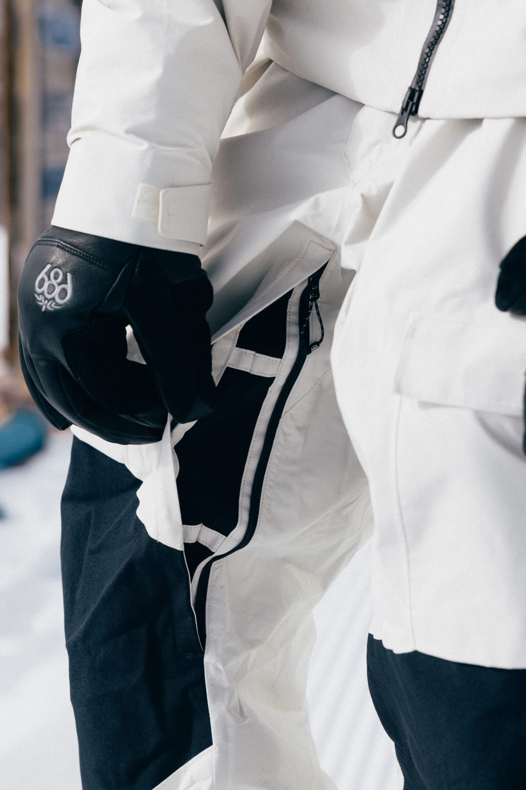 686 Men's GORE-TEX® Dispatch™ Shell Bib - Image 17