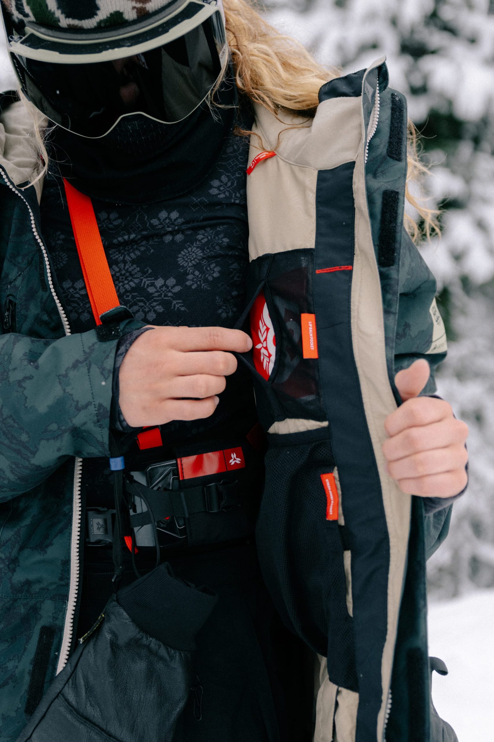 686 Women's GORE-TEX® Willow™ Insulated Jacket - Image 23