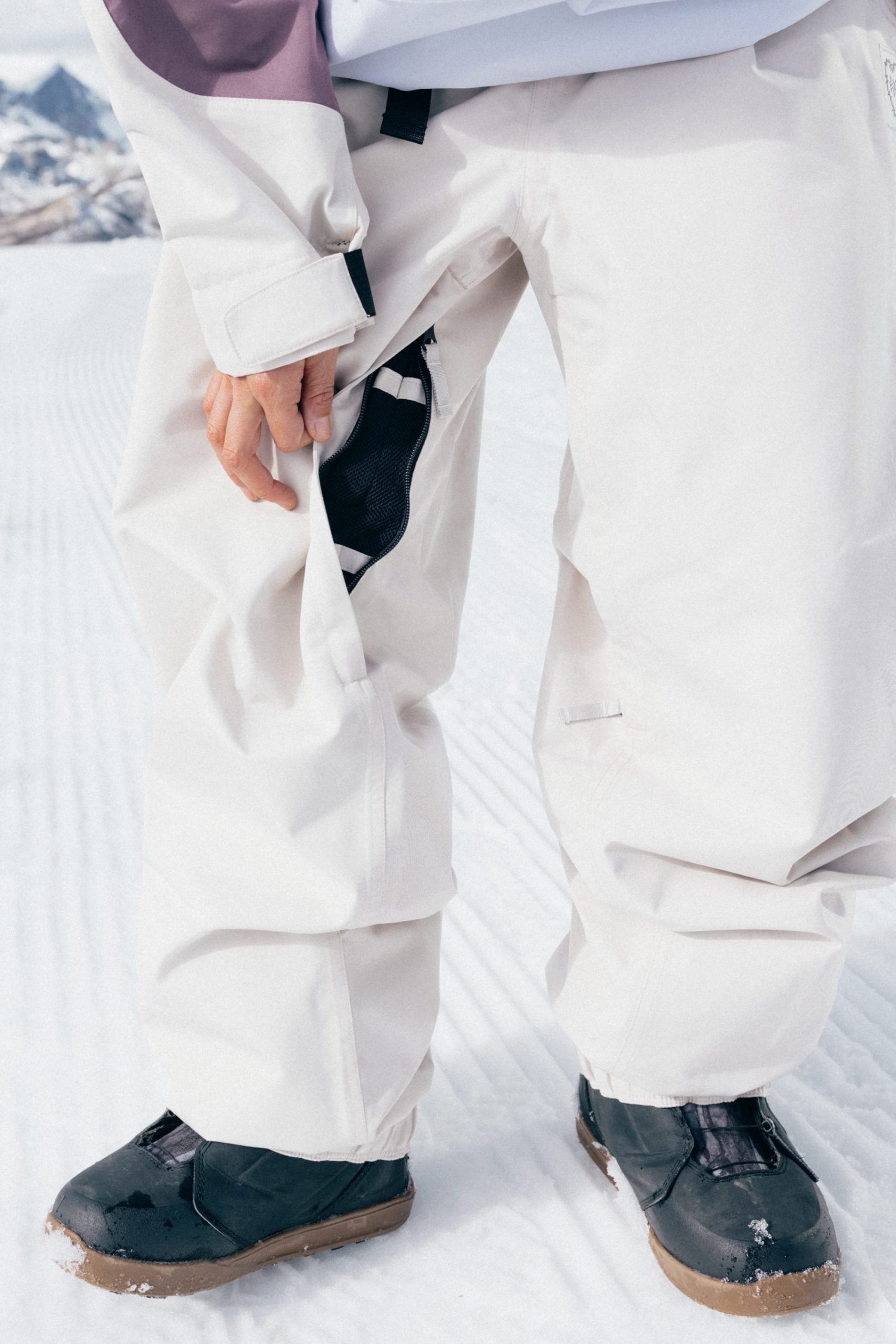686 Women's Outline⢠Shell Pant - Image 15